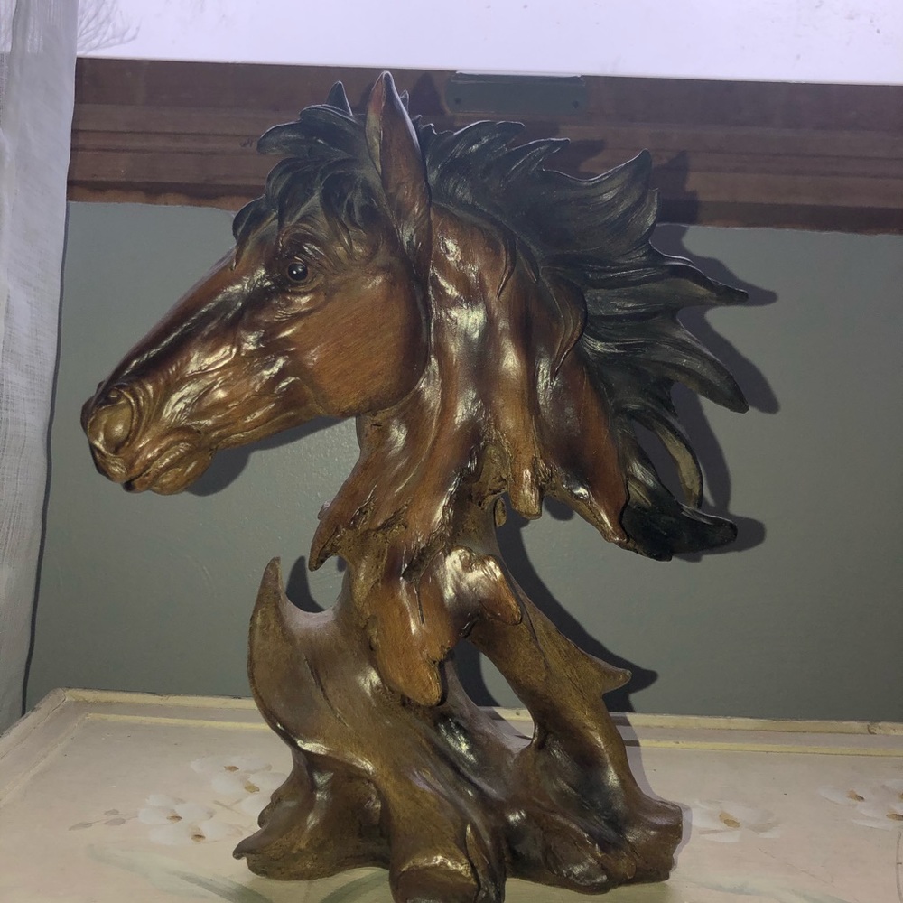 Country Horse Statue